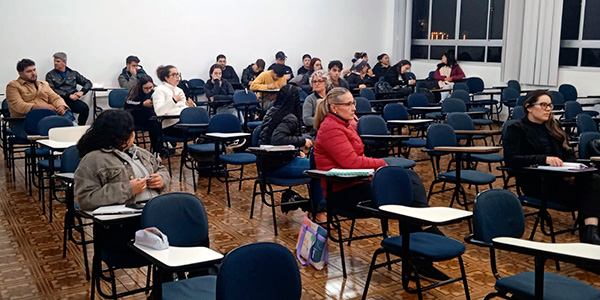 Setembro Amarelo: Questões culturais e níveis de risco do suicídio são tema de debate com futuros profissionais da saúde